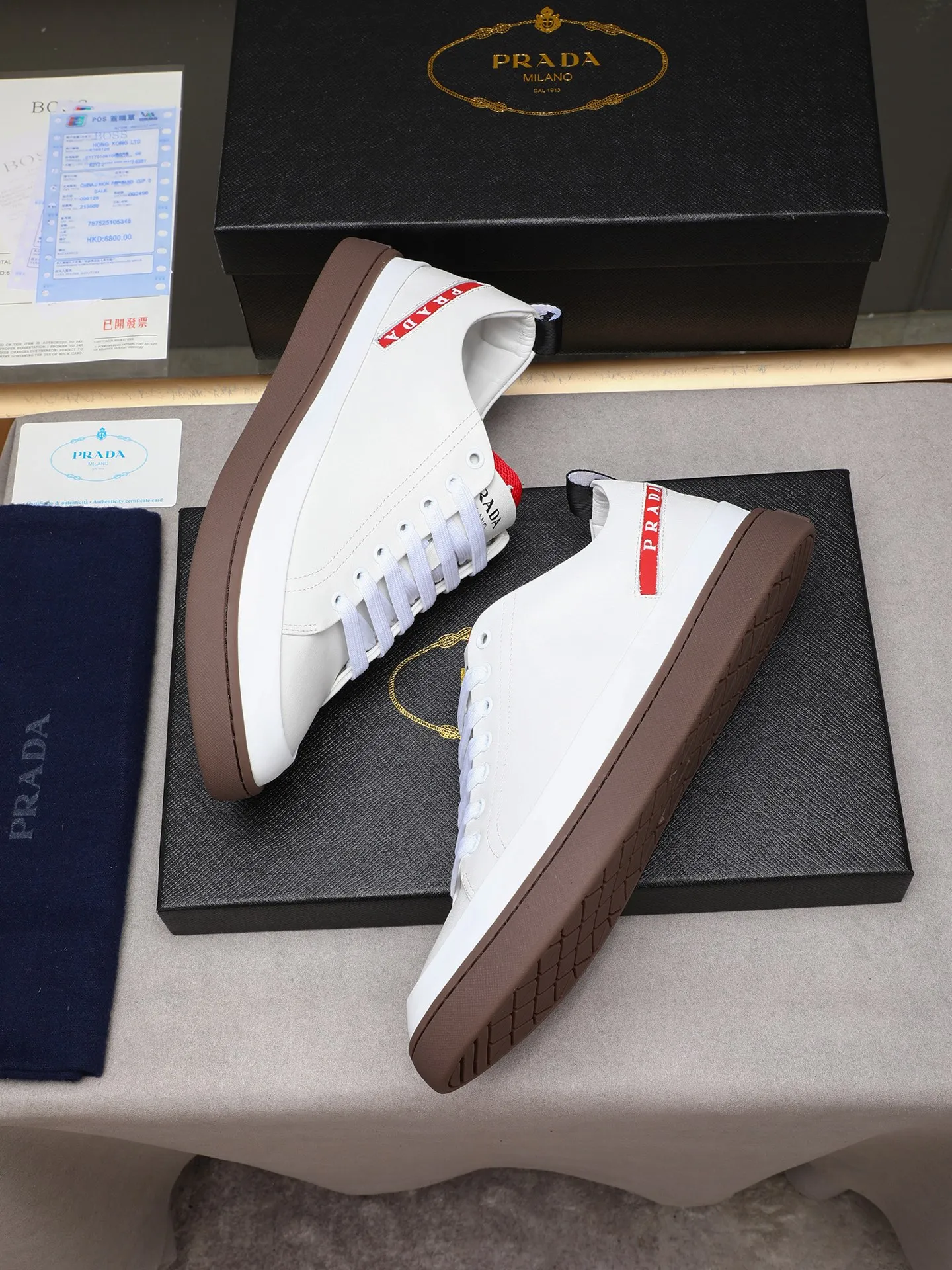 Men's shoes💰420💰 Brand: PRADA (Prada) Standard code: Men's code 38–44 (45 can be customized) Material: Original cowhide, breathable sheep lining Special outsole Style category: Men's fashionable casual sneakers Low-key luxury! Color: actual picture color